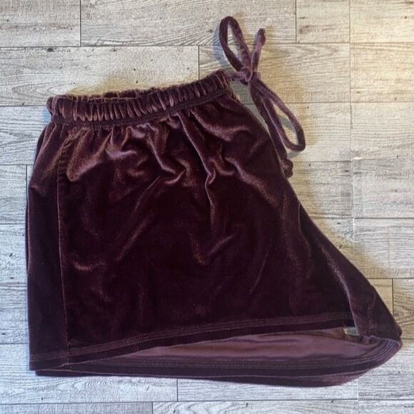 VS Pink, Retro, Burgundy/Wine, Velvet, Lounge/Sleep Shorts - Picture 2 of 11